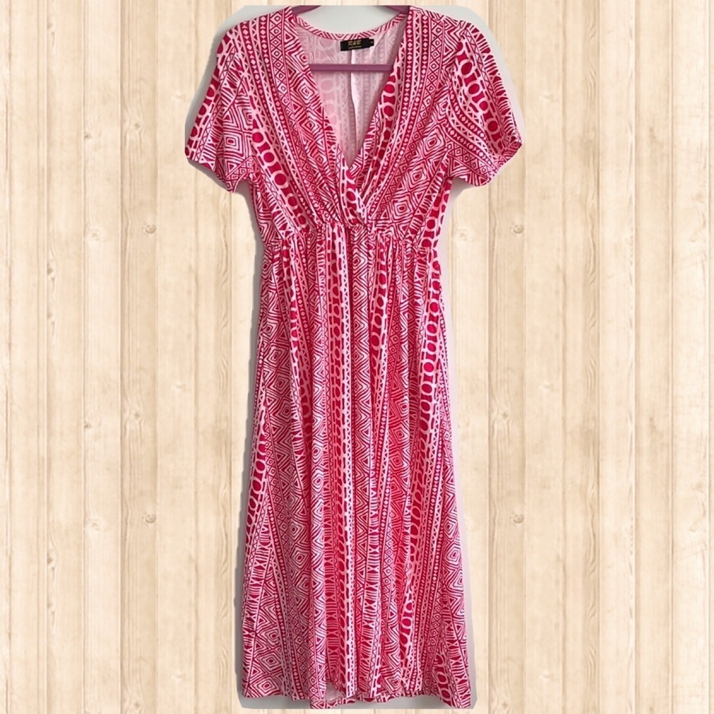BNWOT PINK PATTERNED WOMEN DRESS SIZE S